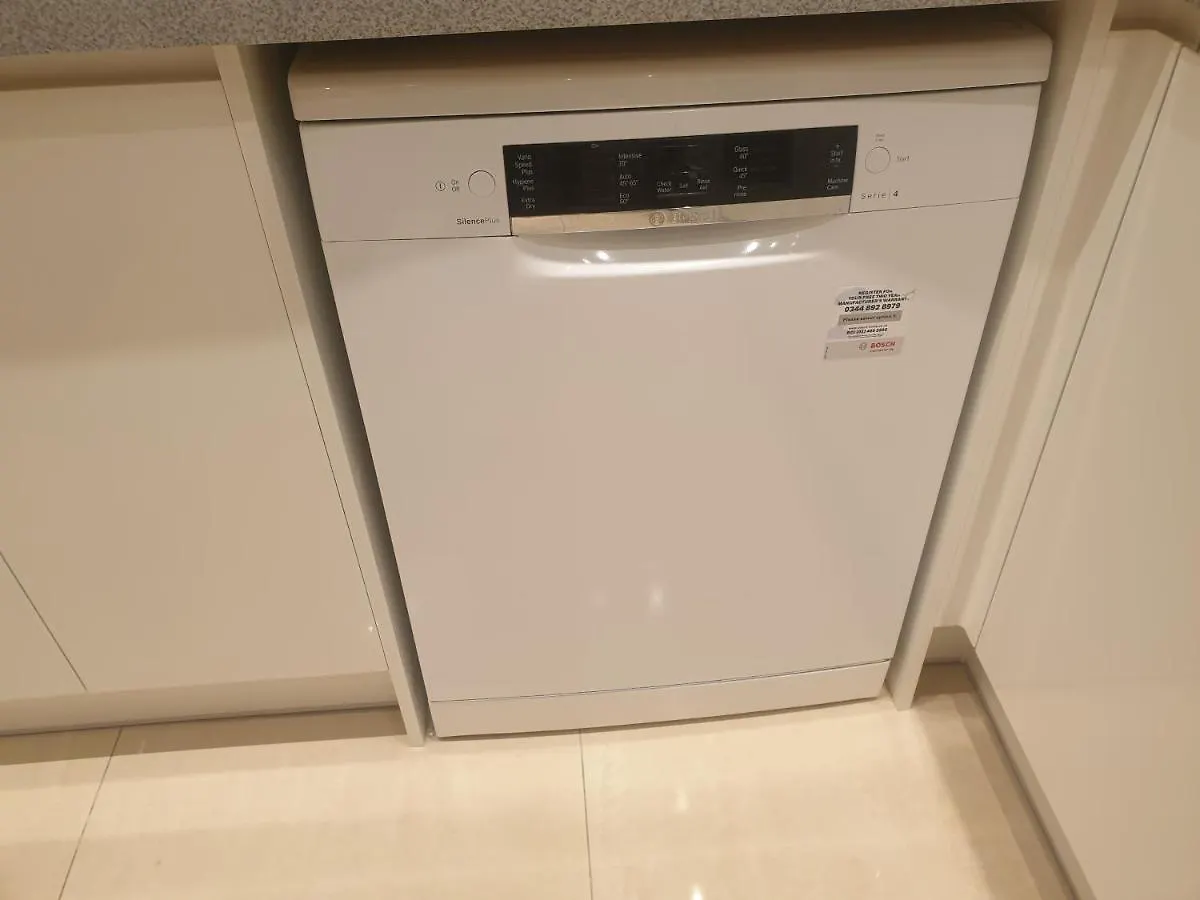 Apartment London Luxury 3 Bedroom 2 Bathrooms Flat 1 Min To Redbridge Station Free Parking & Wifi Wanstead